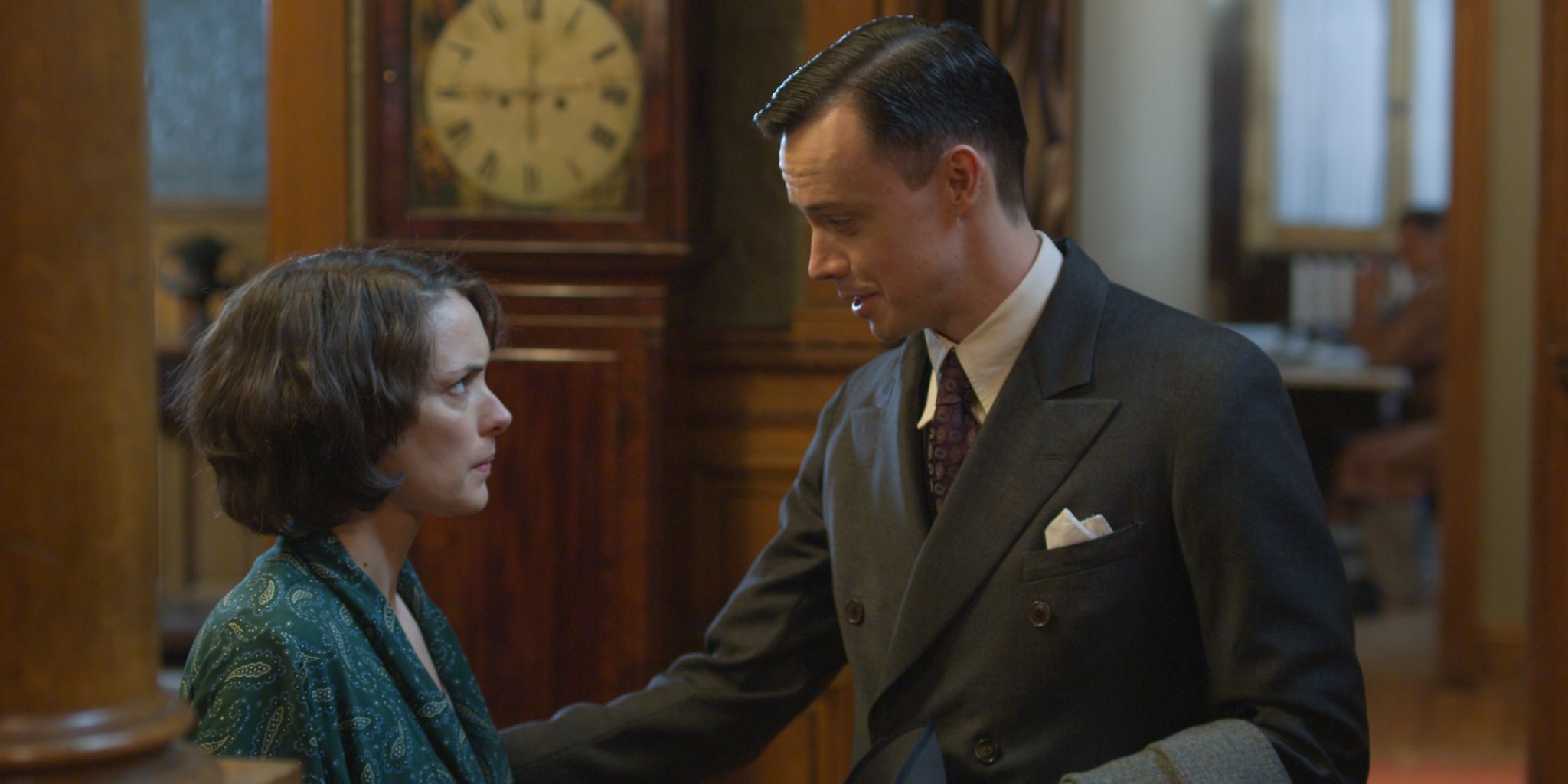 Фото - Адам Рейд: 2048x1024 / 180 Кб