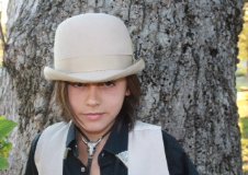 Фото - Иссак Пресли: 226x160 / 13 Кб