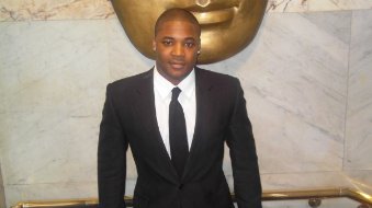 Фото - Дин Генри: 339x190 / 12 Кб