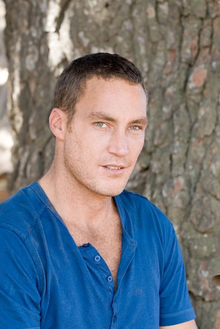 Фото - Каллэн Мулвей: 429x640 / 56 Кб