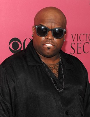 Фото - СиЛо Грин: 309x400 / 21 Кб