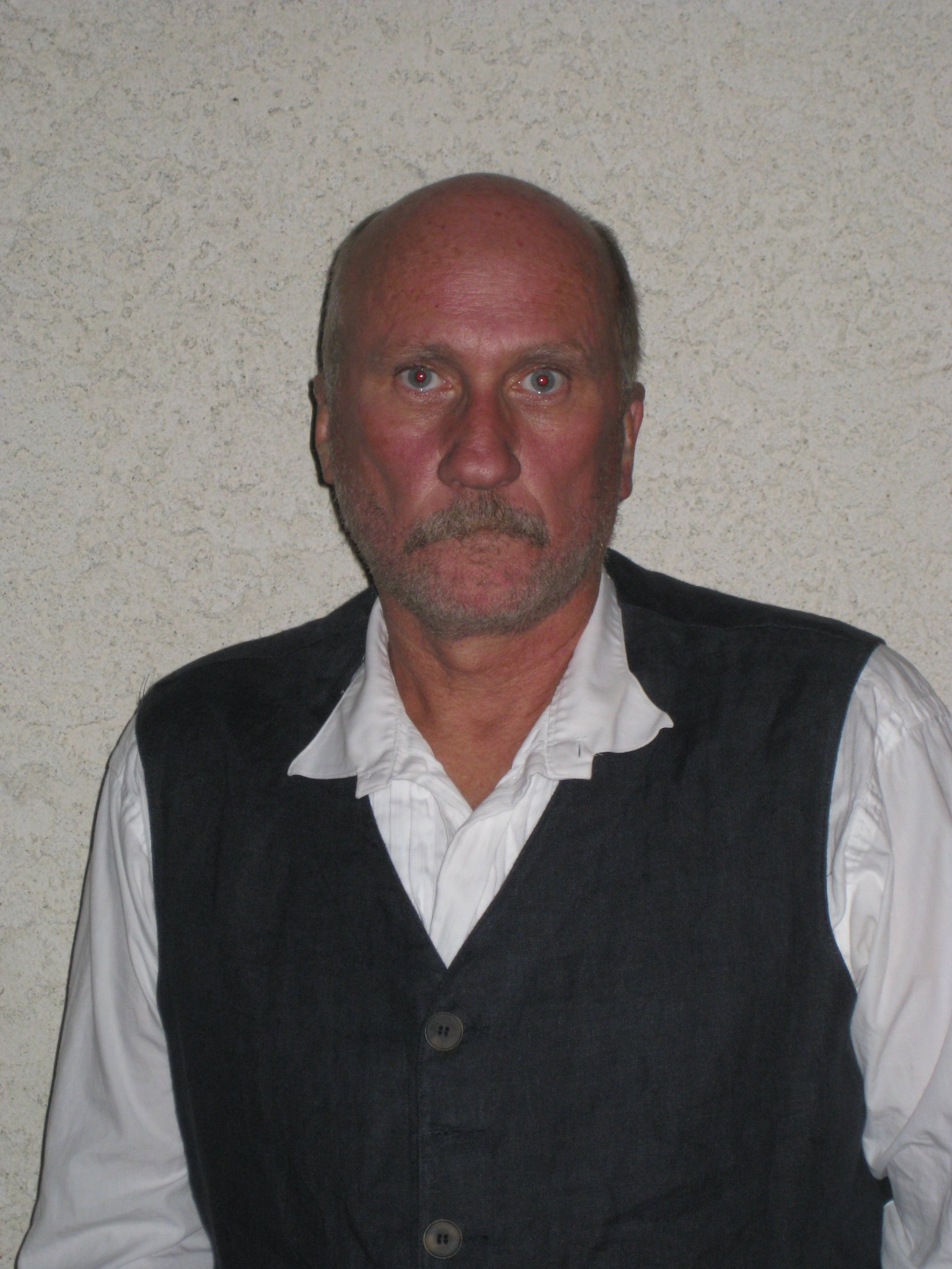 Фото - Боб Джей Майллс: 1536x2048 / 381 Кб