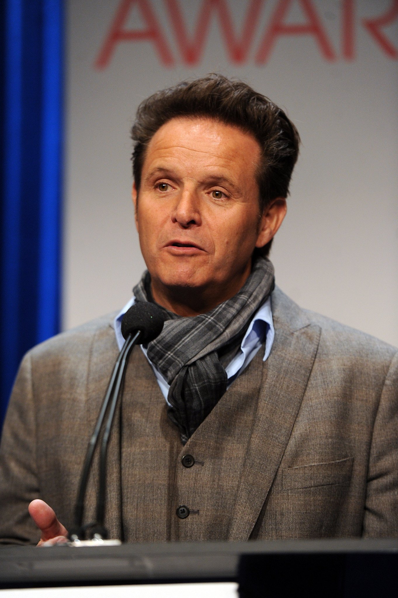 Фото - Марк Барнетт: 1363x2048 / 492 Кб