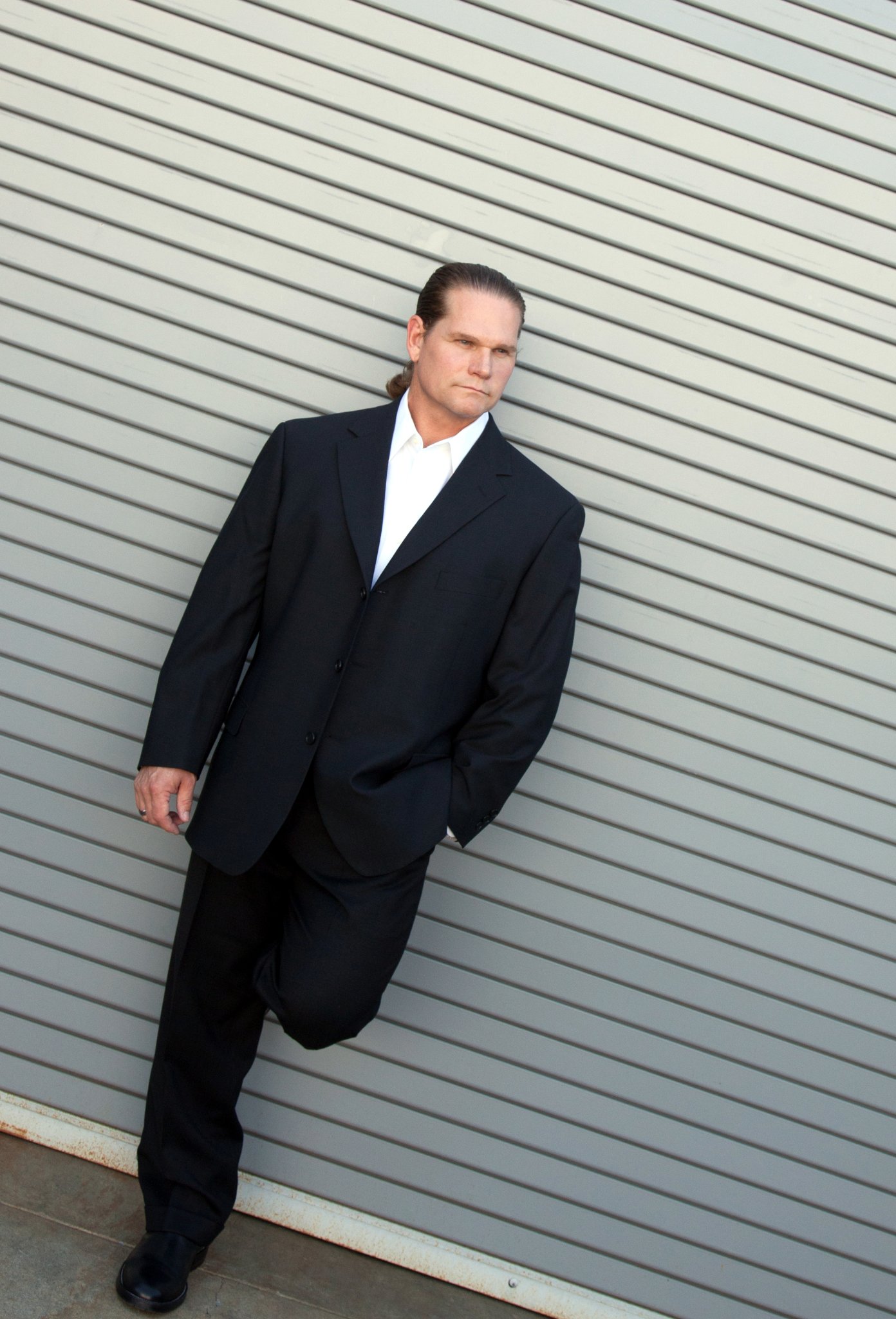 Фото - Брайан Грэхам: 1392x2048 / 337 Кб