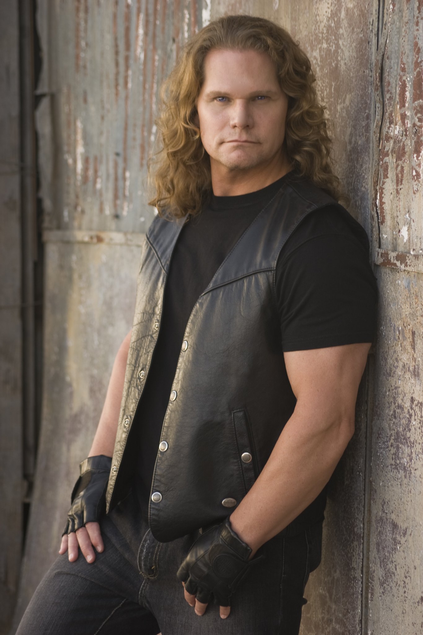 Фото - Брайан Грэхам: 1365x2048 / 319 Кб