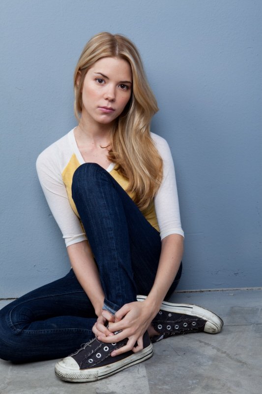 Фото - Брук Энн Смит: 533x800 / 61 Кб