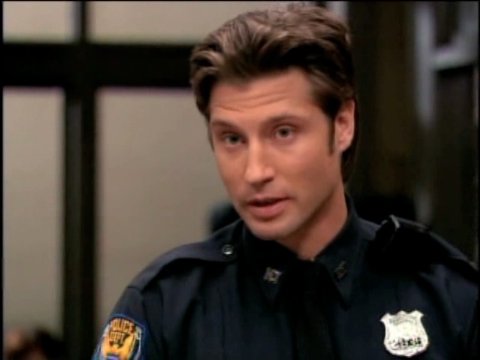 Фото - Дэймон Рунян: 480x360 / 20 Кб