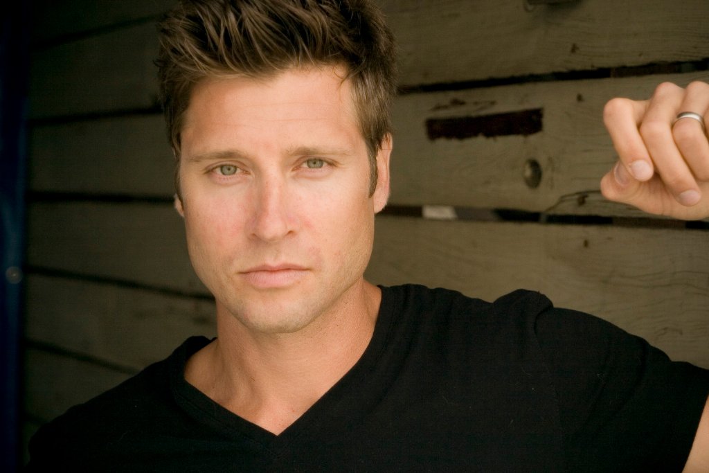 Фото - Дэймон Рунян: 1024x683 / 81 Кб