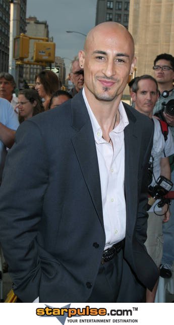 Фото - Гектор Руис: 345x644 / 34 Кб