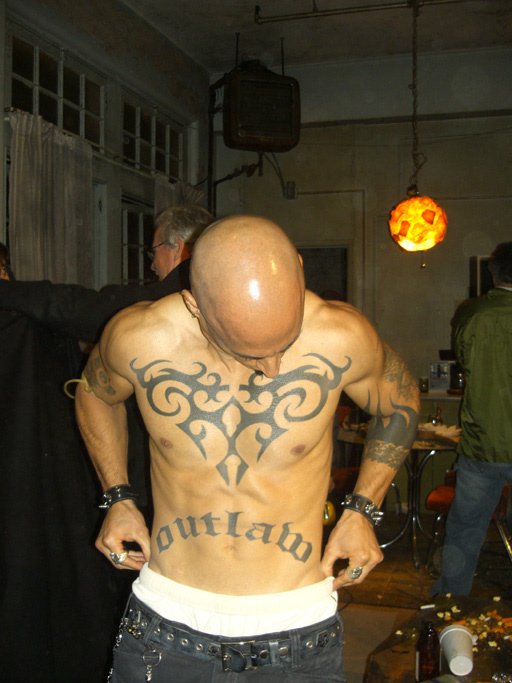 Фото - Гектор Руис: 512x683 / 58 Кб