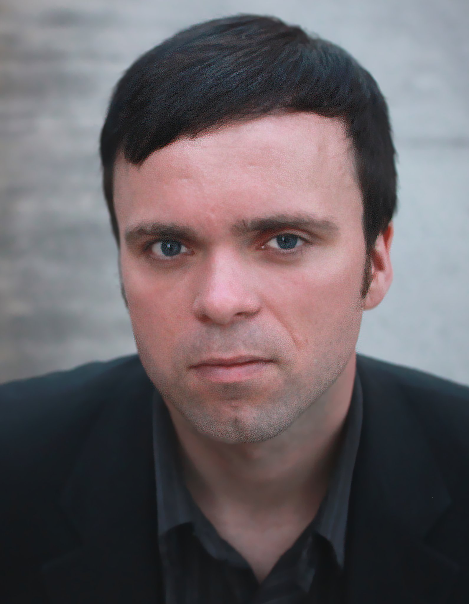 Фото - Брэндон Слэгли: 1591x2048 / 228 Кб