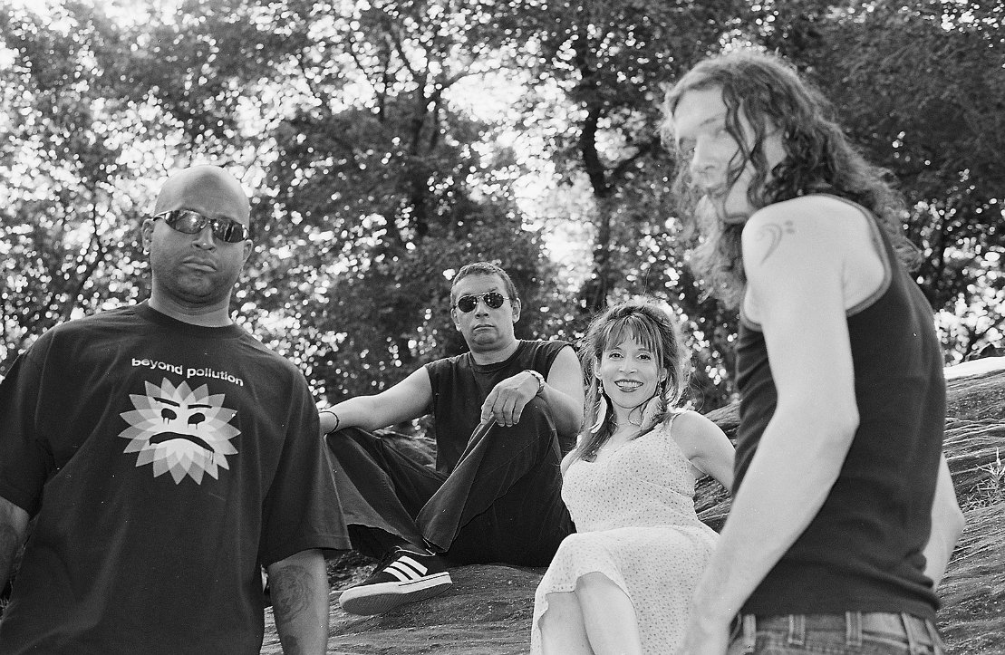 Фото - Джули Симон: 1109x723 / 246 Кб