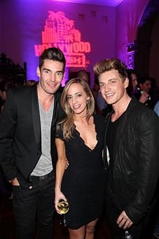 Фото - Зибби Аллен: 227x340 / 17 Кб