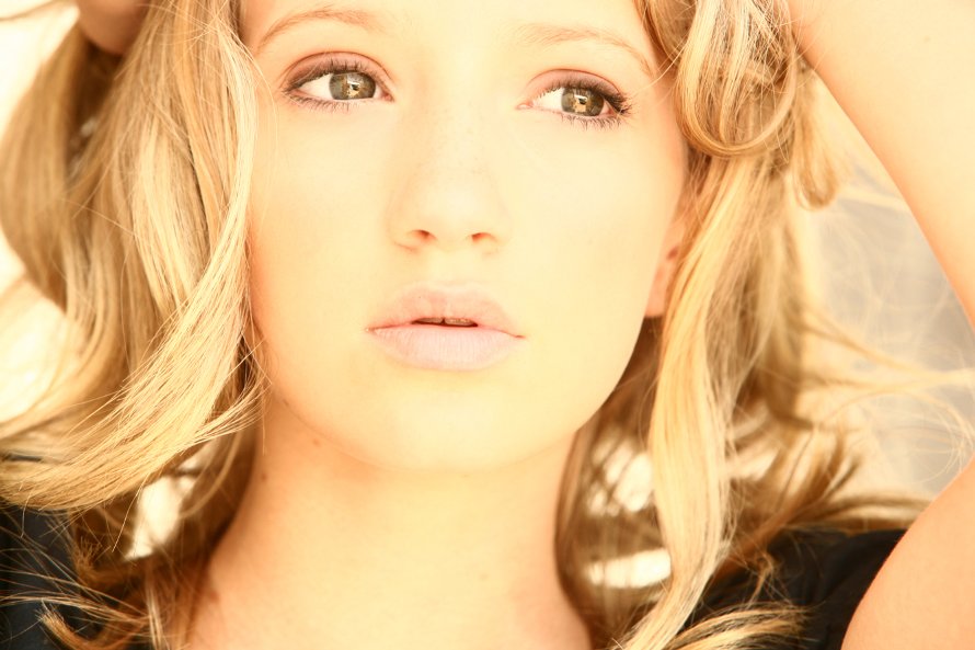 Фото - Мэдисон Лесли: 890x593 / 78 Кб