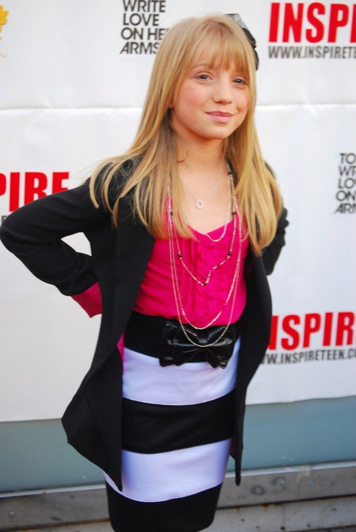 Фото - Мэдисон Лесли: 731x1092 / 101 Кб