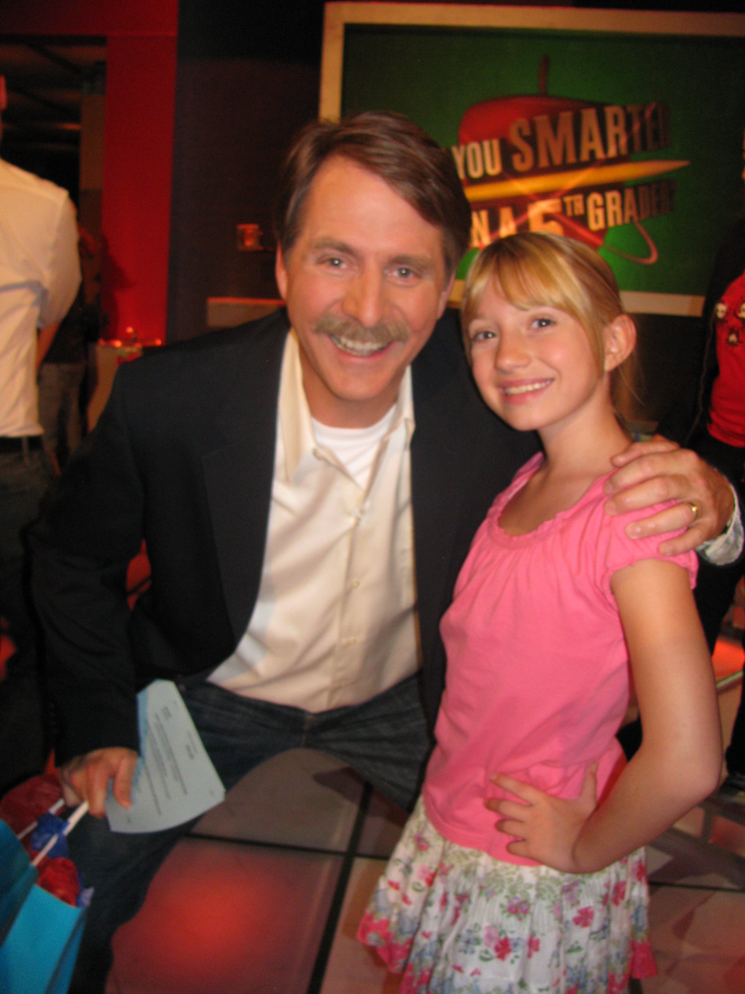 Фото - Мэдисон Лесли: 1536x2048 / 339 Кб