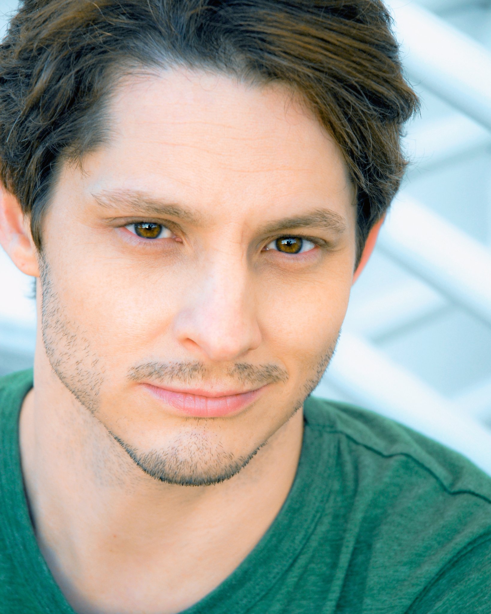 Фото - Стивен Броди: 1638x2048 / 387 Кб