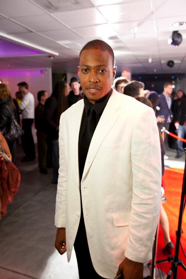 Фото - Тьюрстон Хилл: 640x960 / 71 Кб