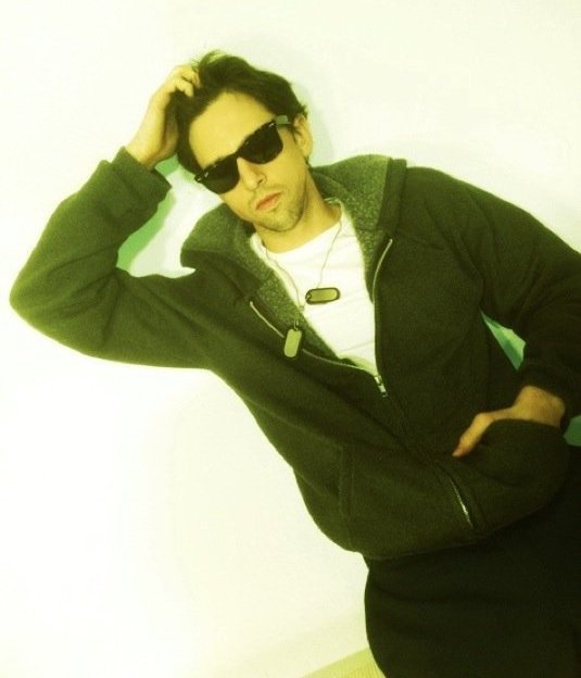 Фото - Брэд Бинкли : 535x624 / 36 Кб