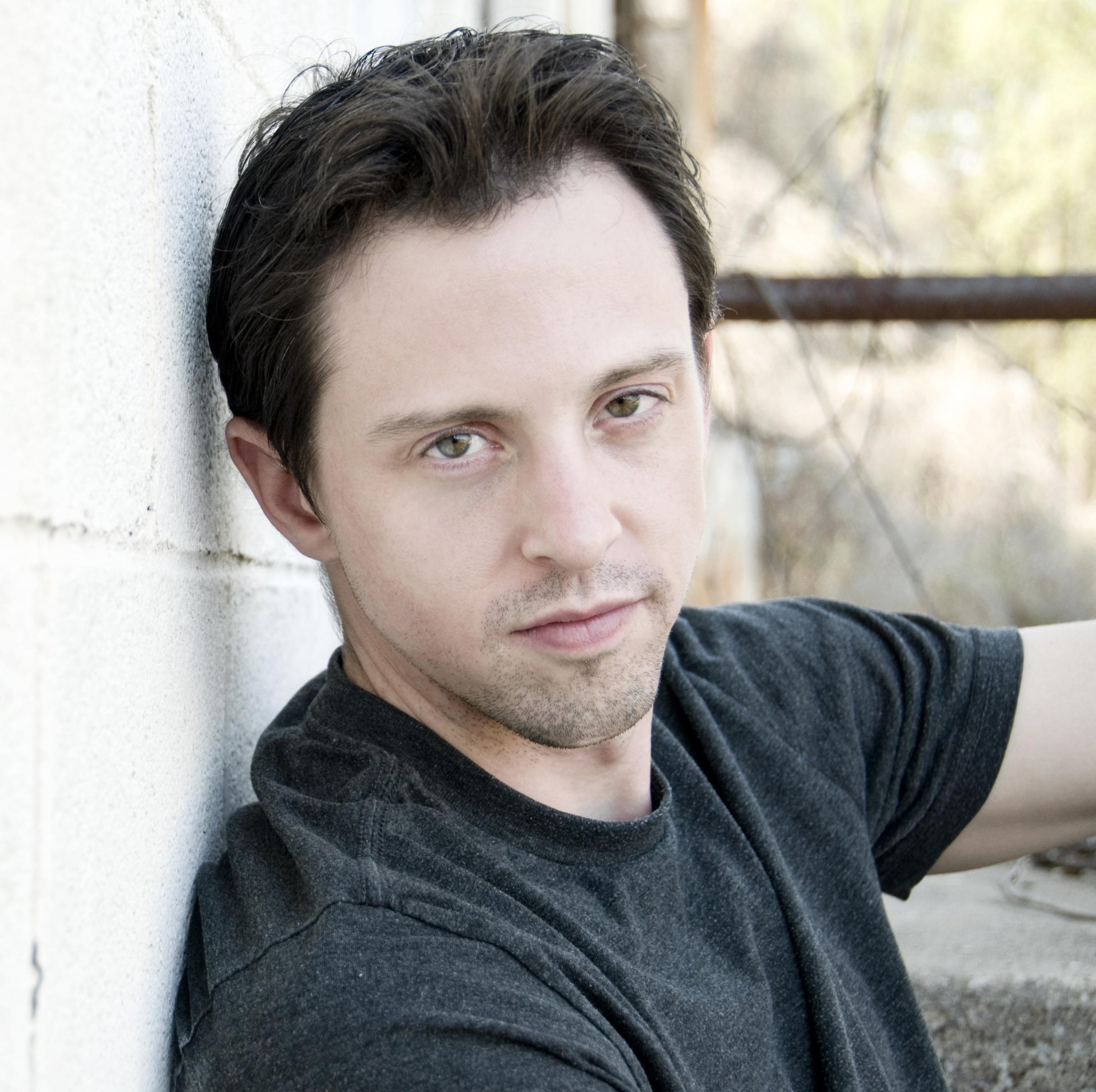 Фото - Брэд Бинкли : 2055x2048 / 500 Кб