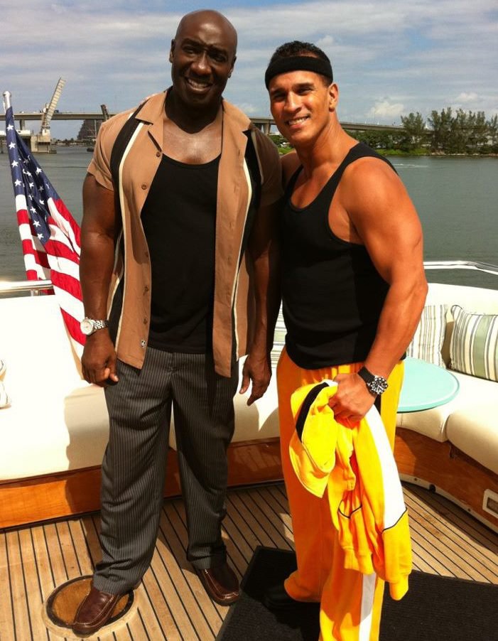 Фото - Джозеф Велез: 701x902 / 117 Кб