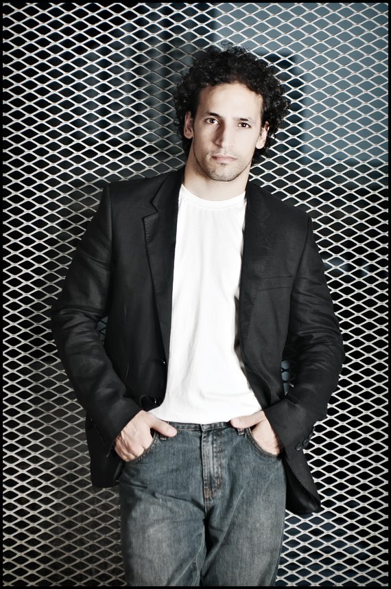 Фото - Стивен Дасс: 570x858 / 157 Кб