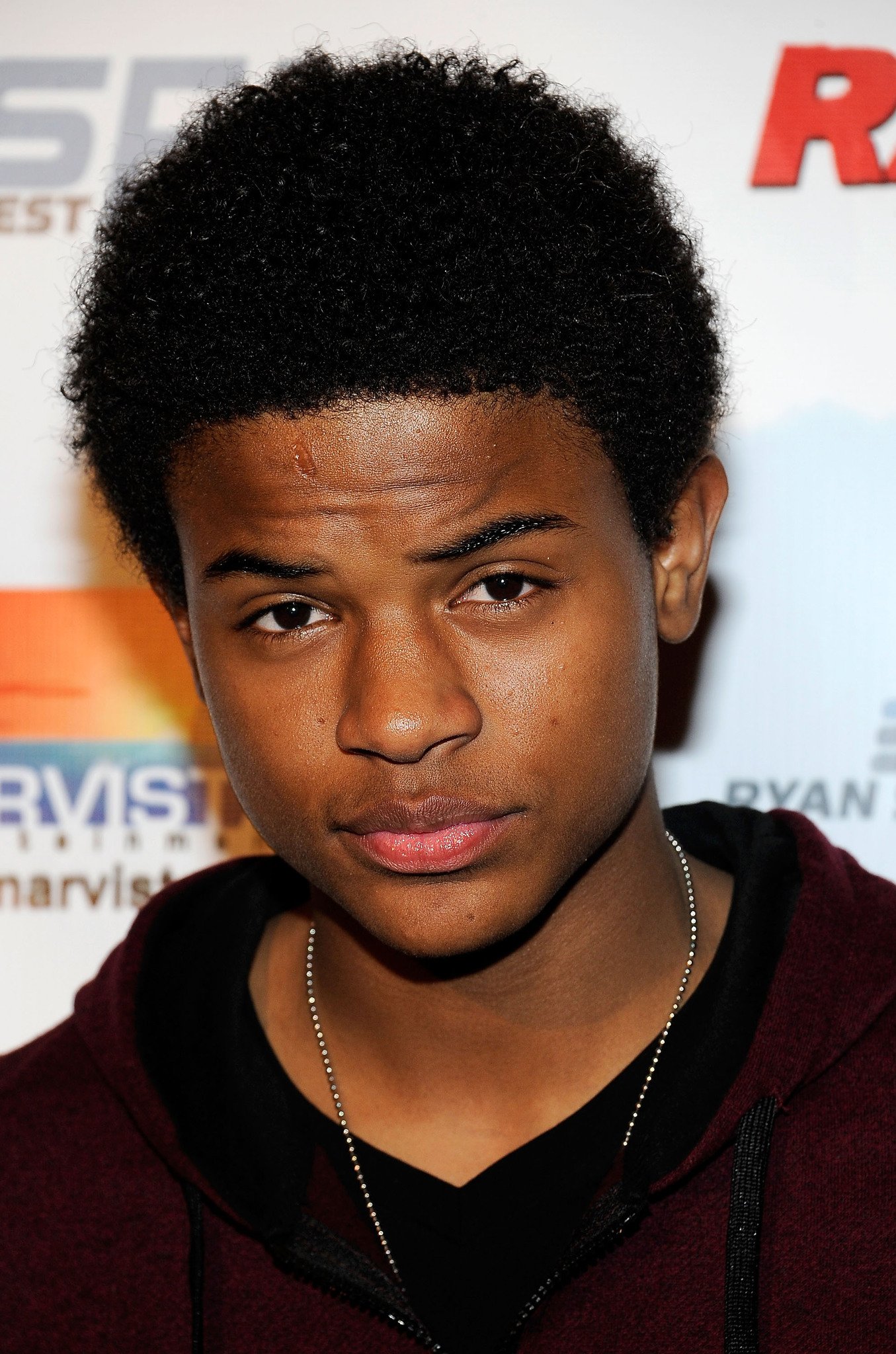 Фото - Тревор Джексон: 1355x2048 / 509 Кб