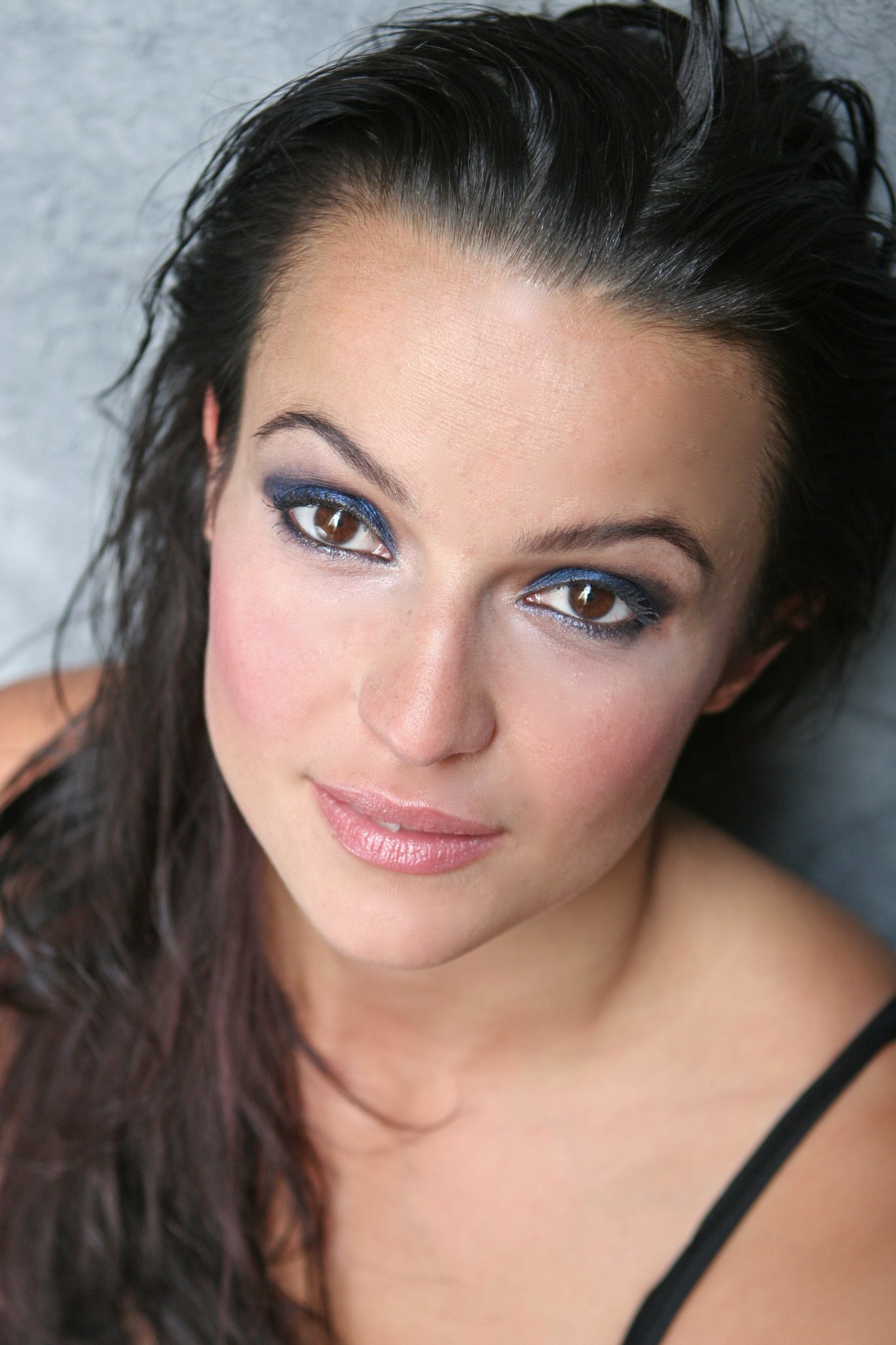 Фото - Эмили Гуйо: 1365x2048 / 299 Кб