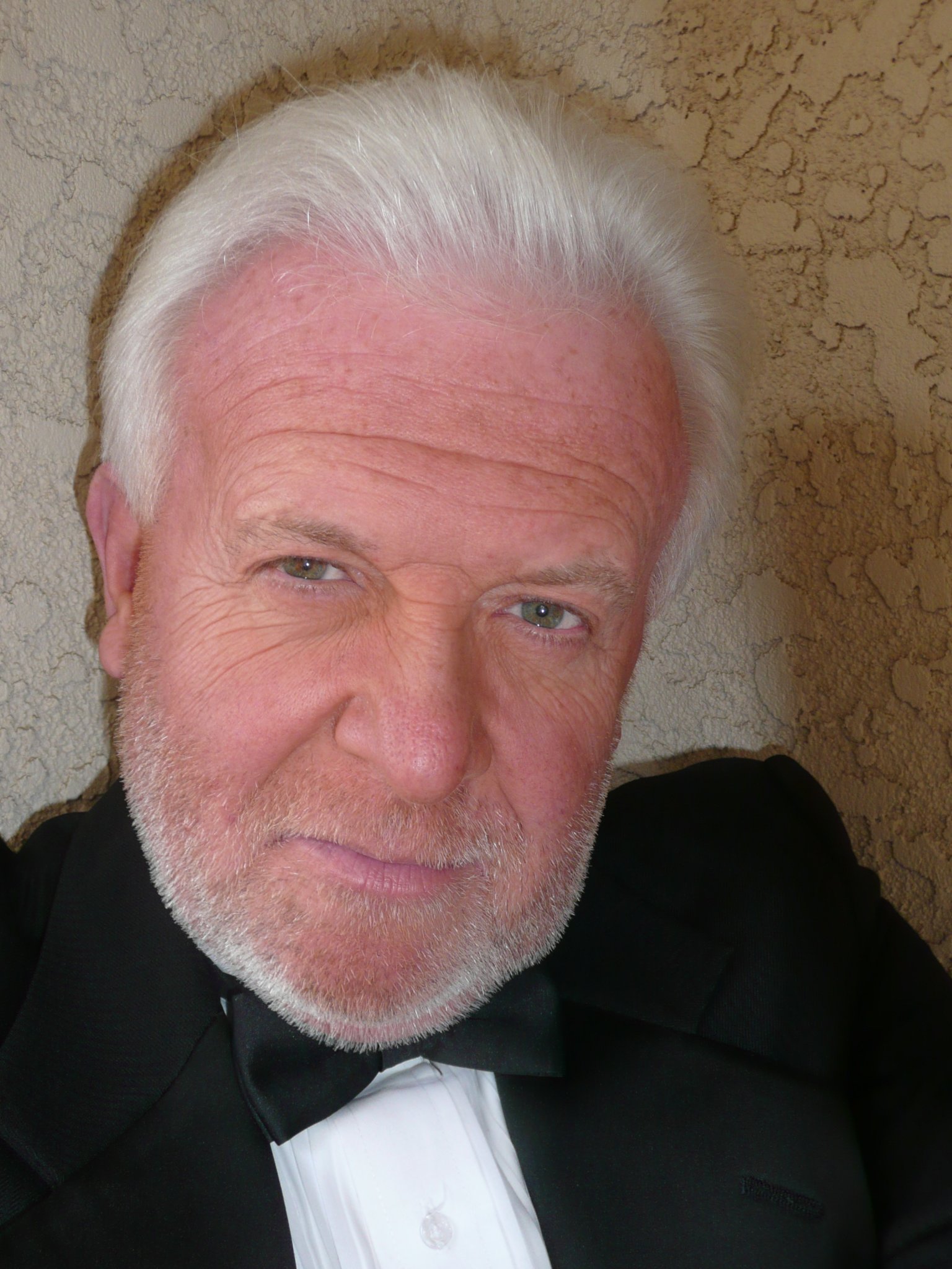 Фото - Абе Рогланд: 1536x2048 / 409 Кб