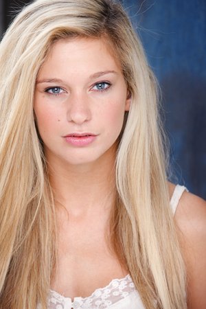 Фото - Эмили Пельз: 300x450 / 28 Кб