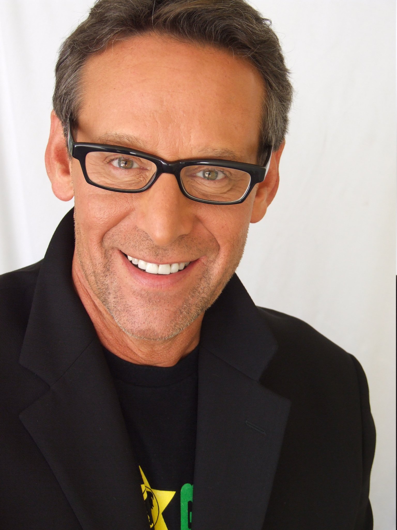 Фото - Роберт Мартин Стейнберг: 1536x2048 / 343 Кб