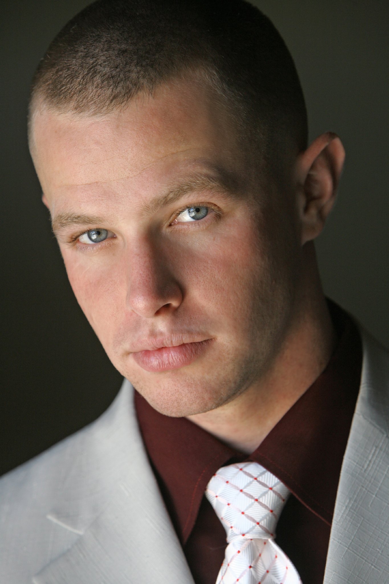 Фото - Райан Ахерн: 1365x2048 / 285 Кб