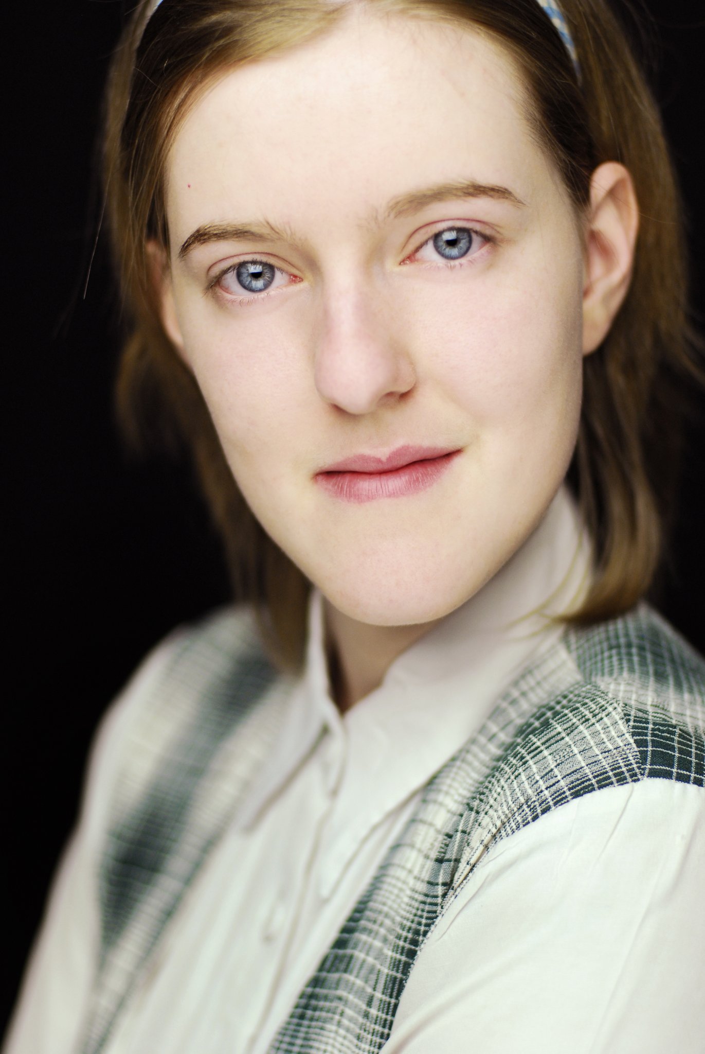 Фото - Эшли М. Калфас: 1371x2048 / 257 Кб