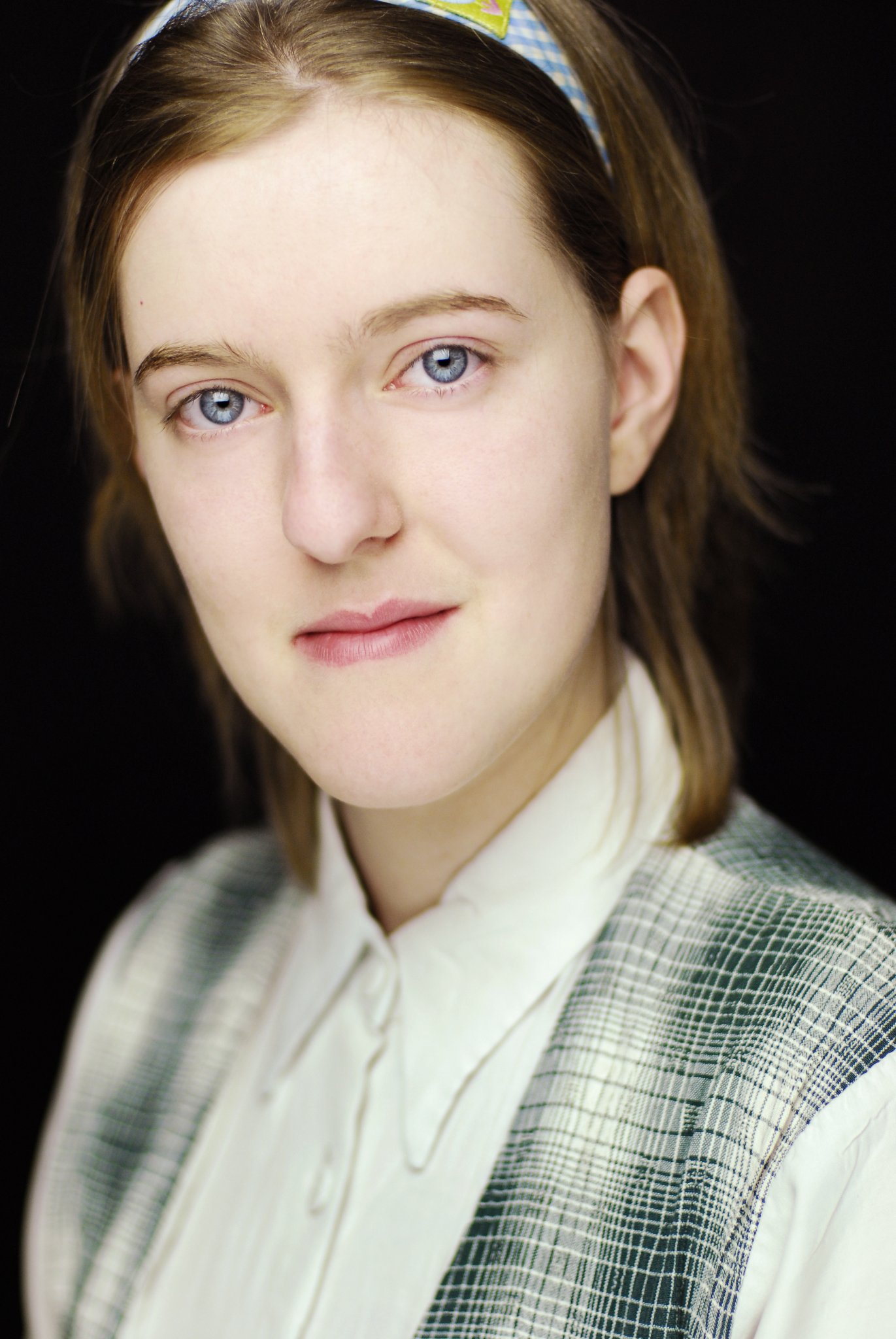 Фото - Эшли М. Калфас: 1371x2048 / 302 Кб