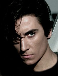 Фото - Пол Филип Кларк: 221x292 / 10 Кб