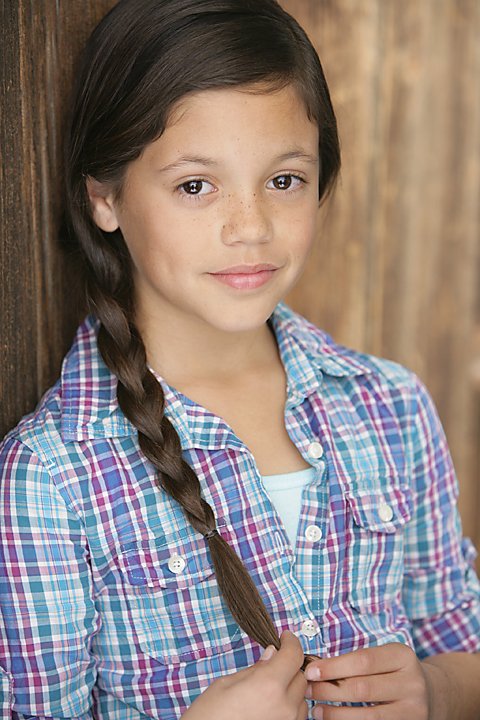 Фото - Дженна Ортега: 480x720 / 86 Кб