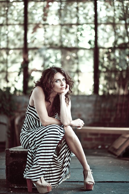 Фото - Кейси Джо Никлс: 533x800 / 93 Кб