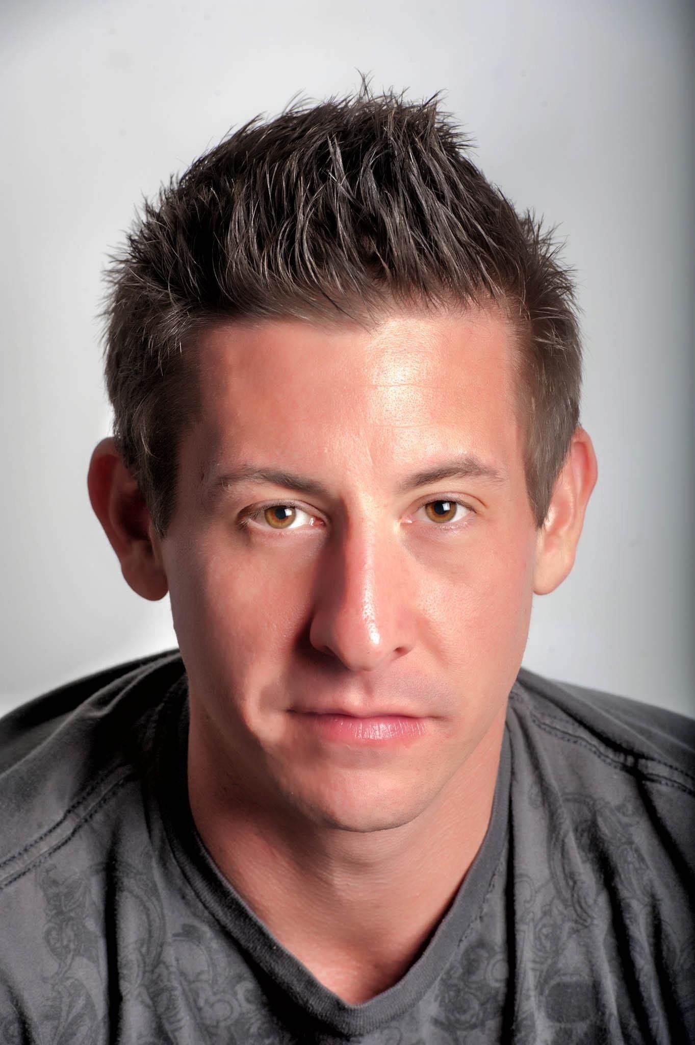 Фото - Дэниэл Ярви: 1363x2048 / 230 Кб