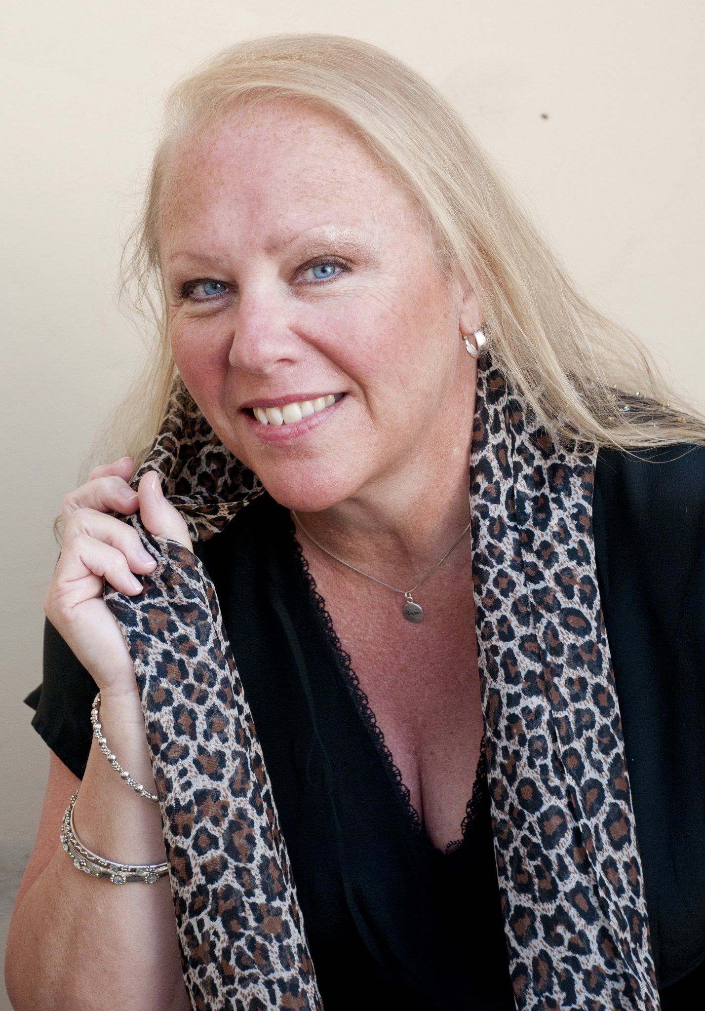 Фото - Дэбора Ли Дуглас: 1428x2048 / 502 Кб