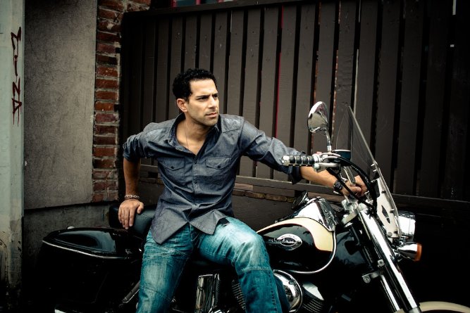 Фото - Патрик Сабонгуй: 667x445 / 66 Кб