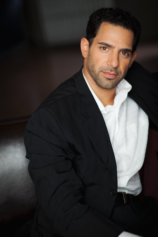 Фото - Патрик Сабонгуй: 533x800 / 36 Кб