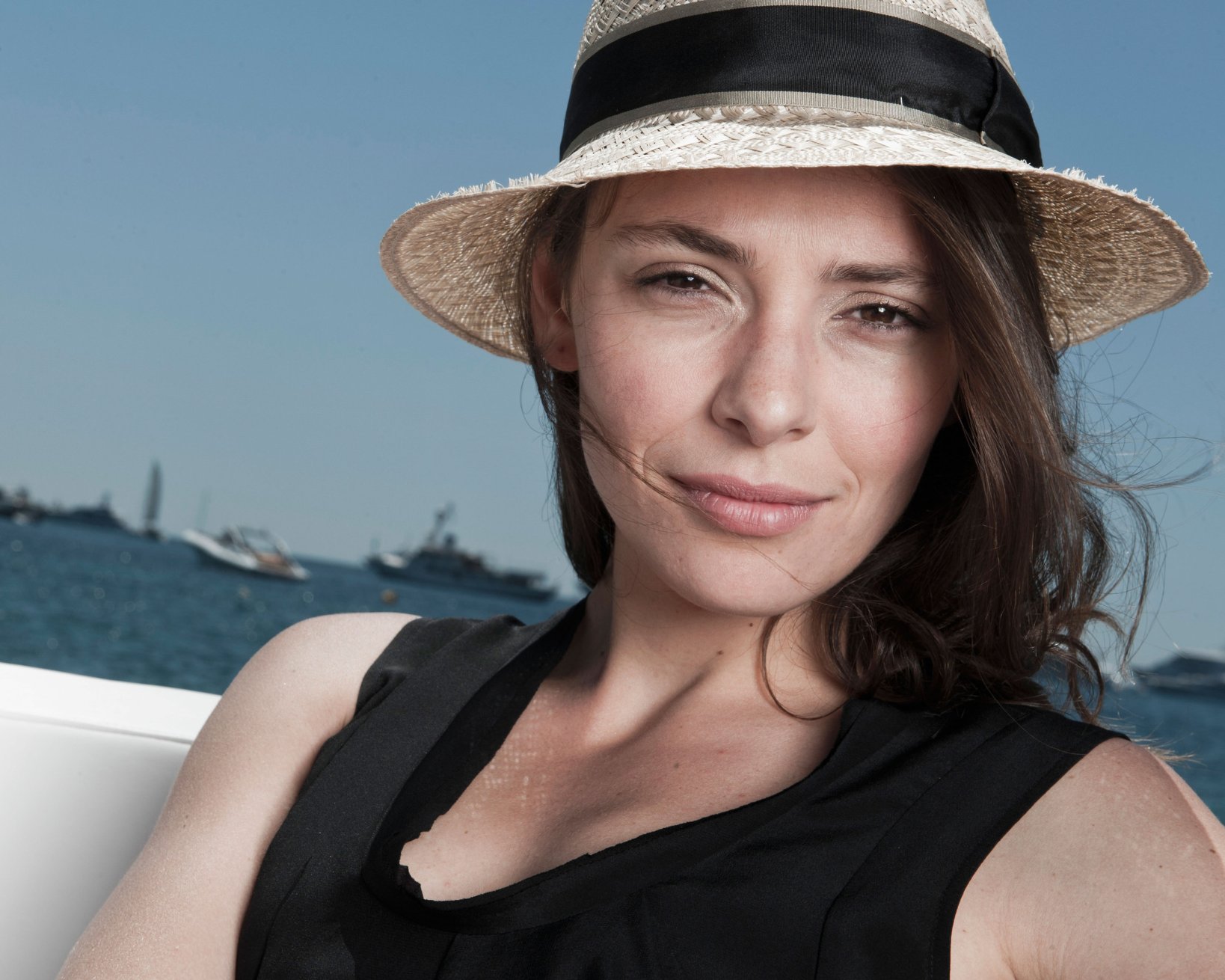 Фото - Жазмин Тринка: 1638x1310 / 253 Кб