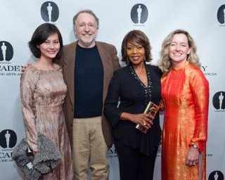 Фото - До Тхи Хай Йен: 320x256 / 21 Кб