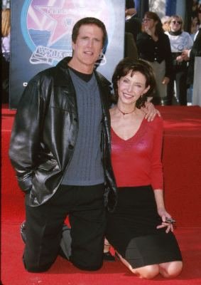 Фото - Мэри Стинберген: 283x400 / 23 Кб