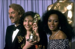 Фото - Мэри Стинберген: 296x195 / 17 Кб