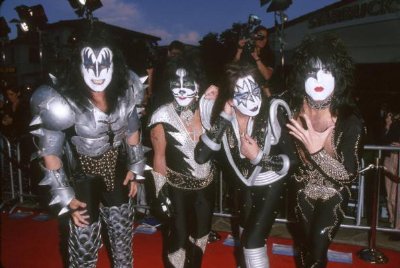 Фото - Питер Крисс: 400x268 / 30 Кб