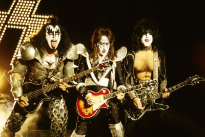 Фото - Пол Стэнли: 400x268 / 32 Кб