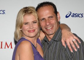 Фото - Кристи Суонсон: 284x202 / 15 Кб