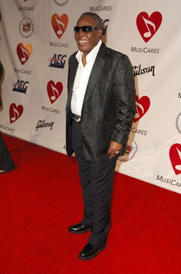 Фото - Сэм Мур: 264x400 / 22 Кб