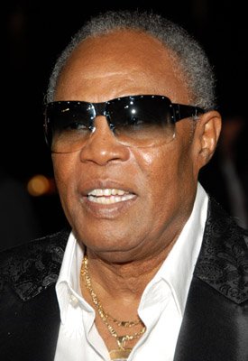 Фото - Сэм Мур: 275x400 / 23 Кб